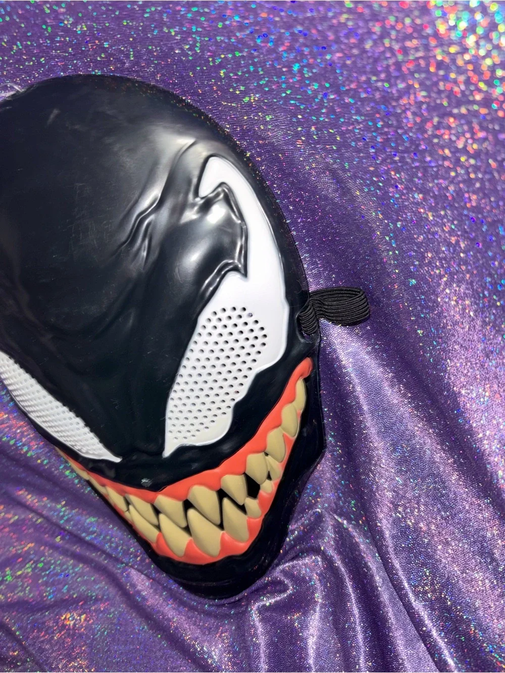 Kids Venom Mask - Picture 3 of 5